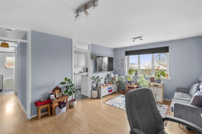 5 Willow Court, Intalbury Ave, HP19 8HE-5.jpg