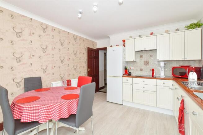 Kitchen/ Breakfast Room
