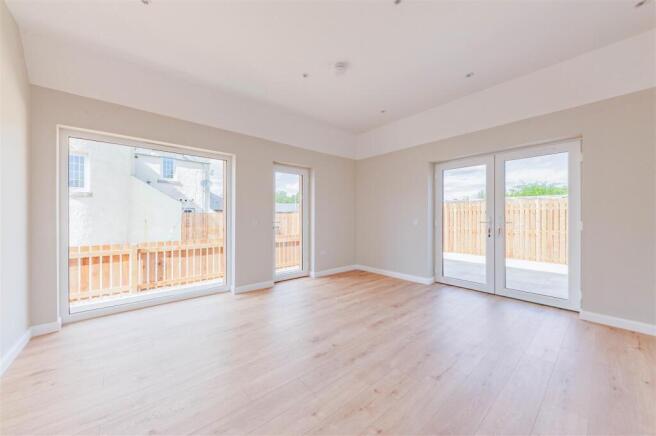 37 Church Street Newtyle-5.JPG