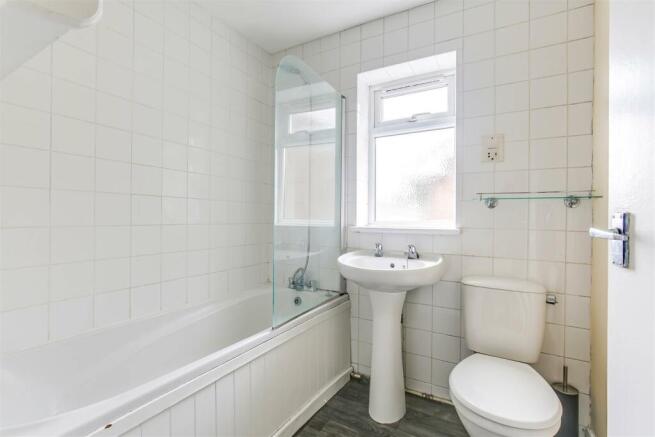 8. Bathroom.jpg