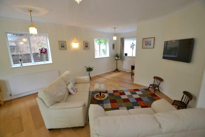 Living Room.JPG