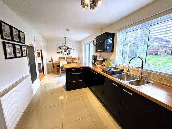 Kitchen - Dining room