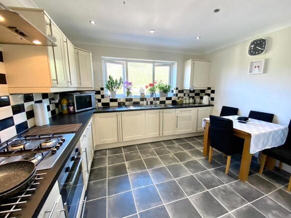 Kitchen/Breakfast Room
