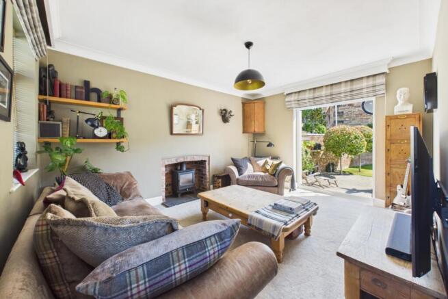 4 bed Detached for sale Image 11