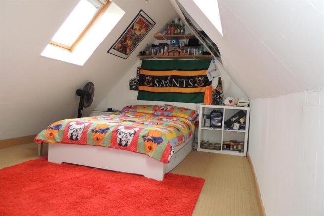 ATTIC ROOM / HOBBY ROOM