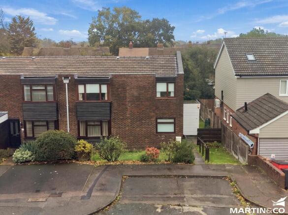 2 Bedroom Flat in CM2 8EZ