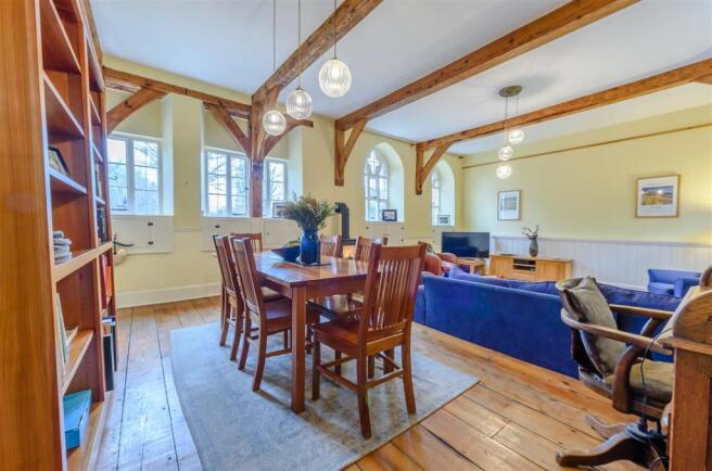8448569-interior21.jpg
