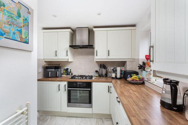 3 bed Semi-Detached for sale Image 8