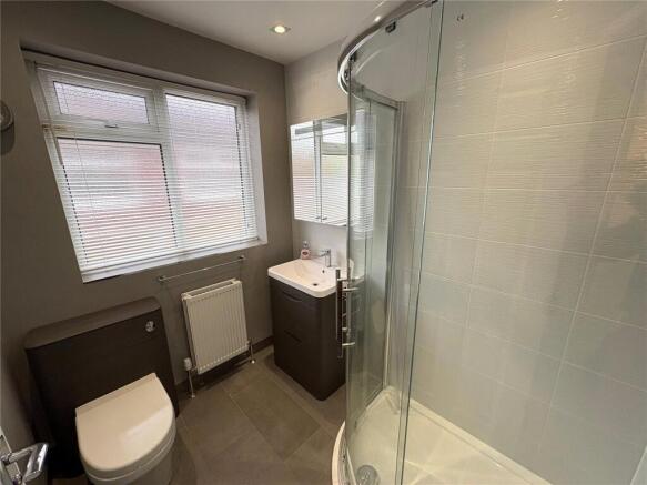 4 bed Bungalow for sale Image 12