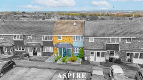 **Fully Refurbished 3/4 Bedroom Family Home** Gernons, Lee Chapel, SS16