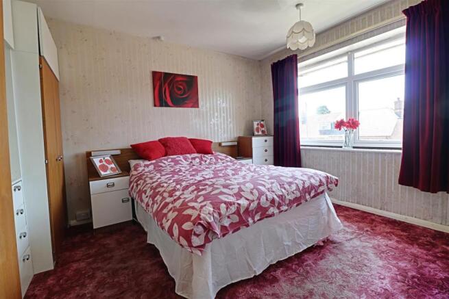 bed 1.jpg
