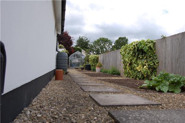 side garden