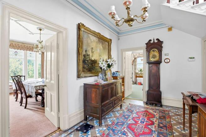 6 bed Detached for sale Image 4