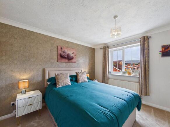 4 bed Detached for sale Image 10