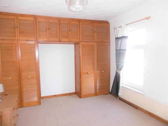 Bedroom 1 (FRONT)