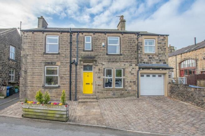 4 bed Detached for sale in keighley