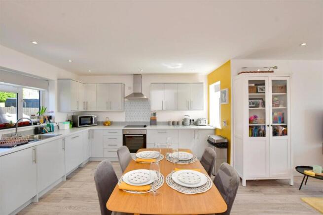 Kitchen/ Lounge/ Diner