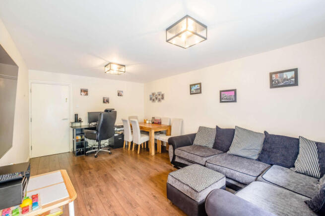 8437118-interior02-800