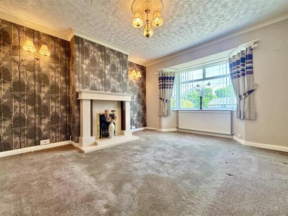 2 bed Semi-Detached Bungalow for sale Image 9