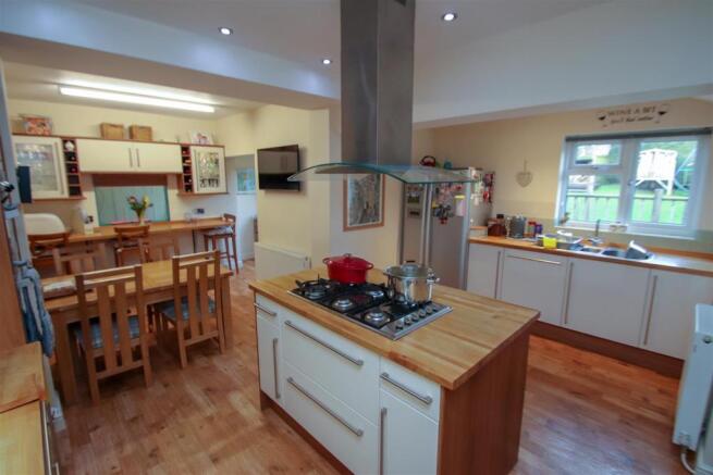Kitchen Family Room