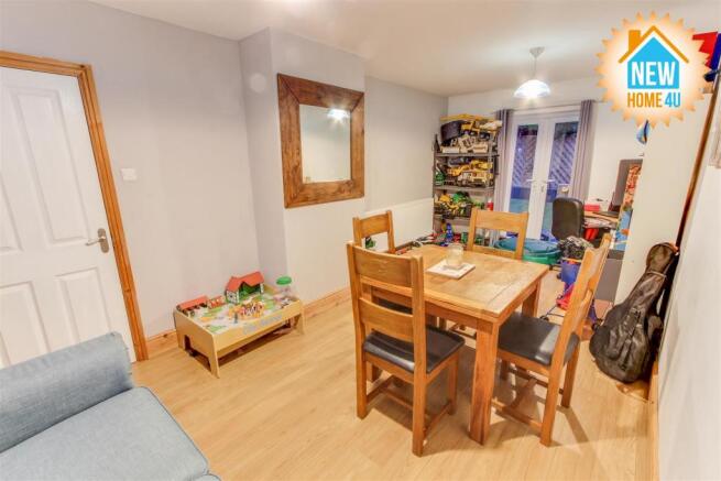 DINING ROOM: