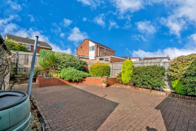 49 Priory Road, Rugeley, WS15 1HZ 19.jpg