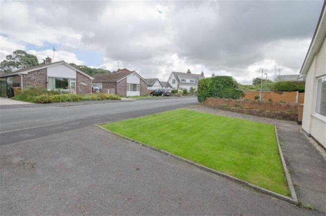 FRONT GARDEN