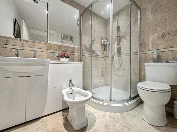 2 bed Apartment for sale Image 8