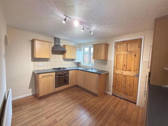 Kitchen 2.jpg
