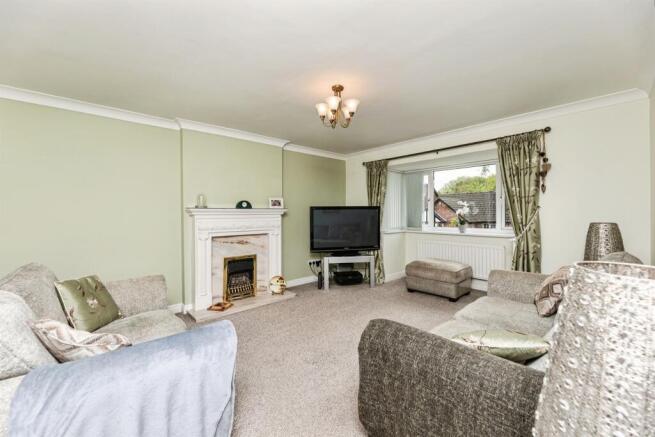 4 bed Detached for sale Image 4