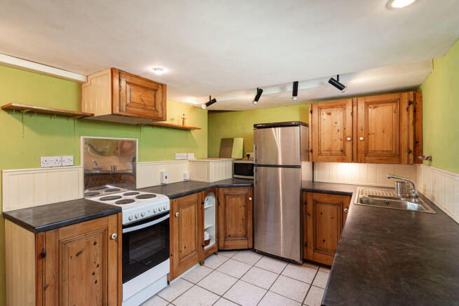 3 bed Terraced for sale Image 8
