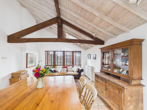 8 bed Detached for sale Image 12