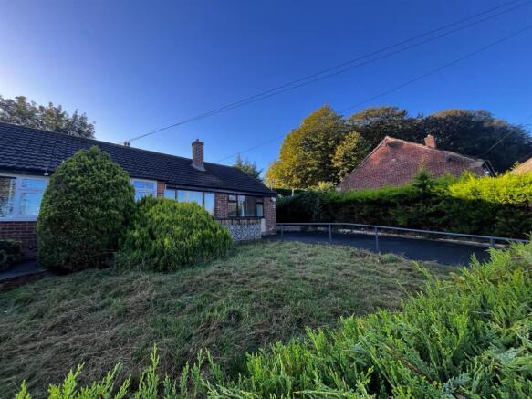 Holmfield Close, Clayton West, Huddersfield photo 4