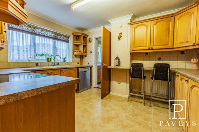 KITCHEN BREAKFAST ROOM