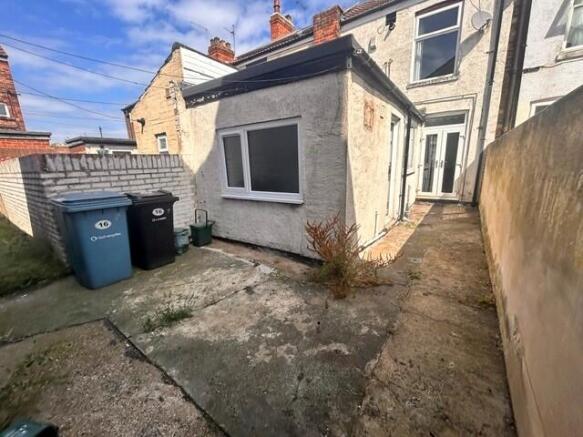 2 bed Terraced to rent Image 8