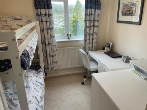 bedroom 4.JPG