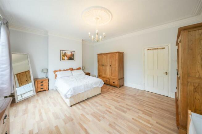MAIN BEDROOM