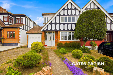 Tudor Gardens, Gidea Park, RM2