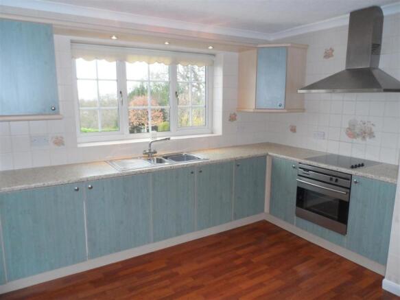FITTED KITCHEN/DININ