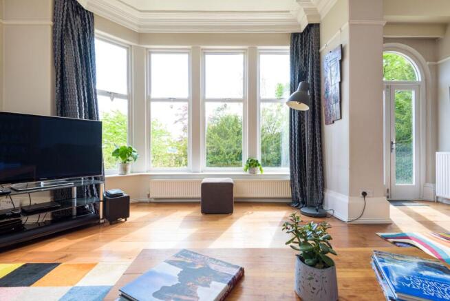7 bed Detached for sale Image 6