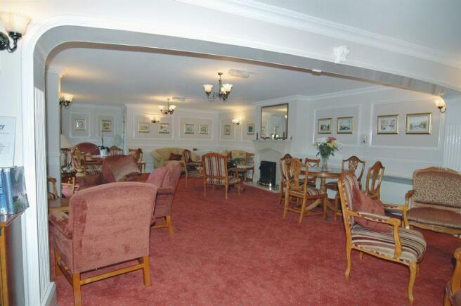 COMMUNAL LOUNGE