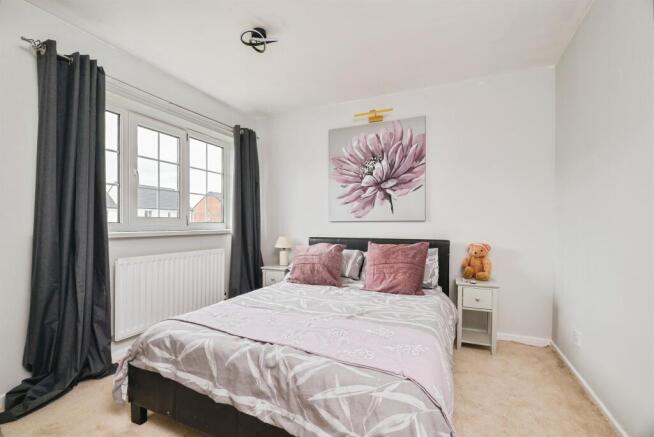 3 bed Detached for sale Image 9