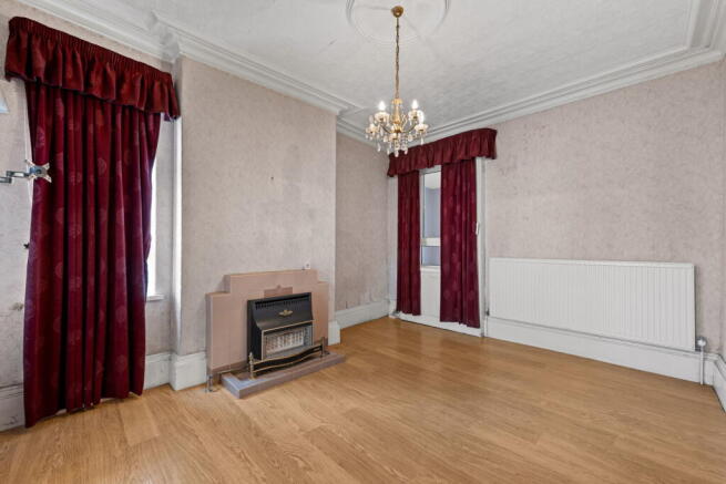 5 bed Semi-Detached for sale Image 6