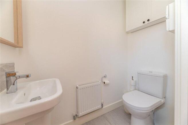 4 bed Detached for sale Image 11