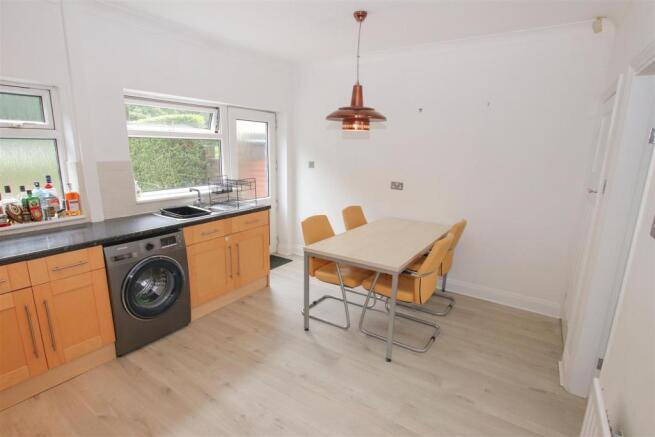 FITTED KITCHEN / DINING ROOM