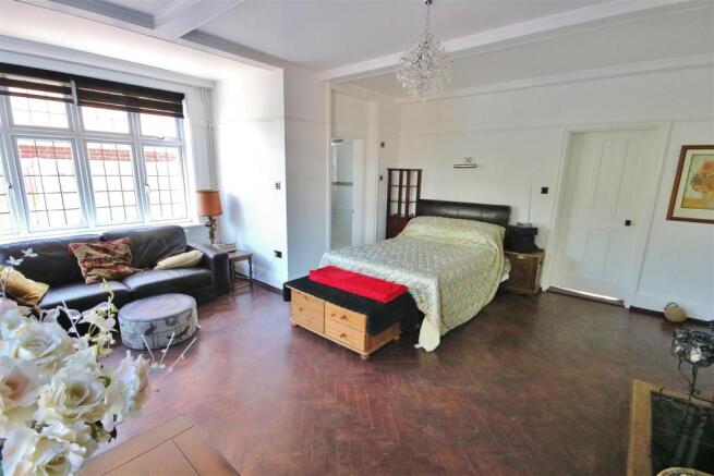 Sitting Room/Bedroom