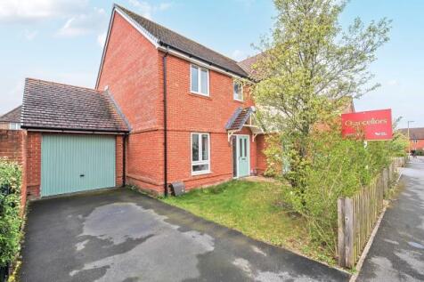 Saunders Way, Basingstoke, Hampshire