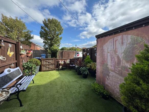 2 bed Terraced for sale Image 9