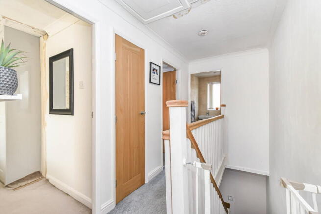3 bed Semi-Detached for sale Image 8