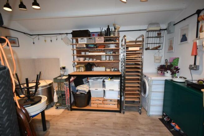OFFICE POD/STORAGE